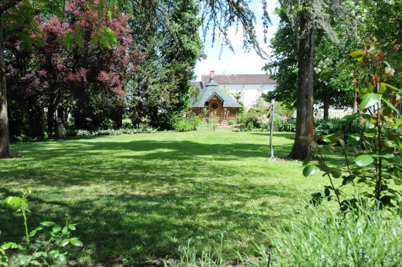 Logis Hotel Restaurant L'Essille Bassac Εξωτερικό φωτογραφία