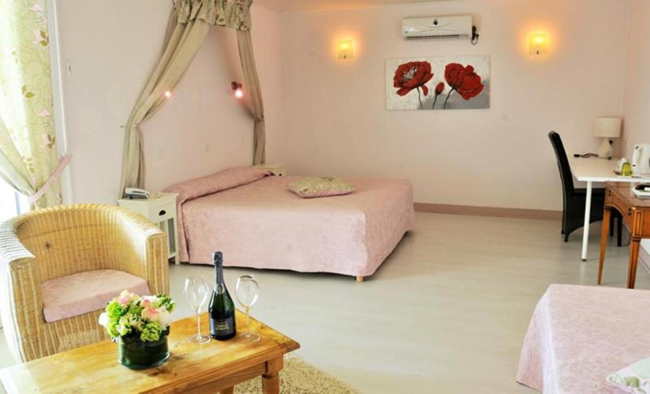 Logis Hotel Restaurant L'Essille Bassac Εξωτερικό φωτογραφία